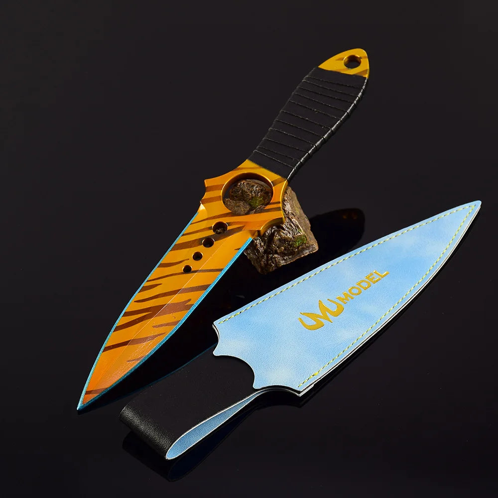 Skeleton Tiger Tooth and sheath